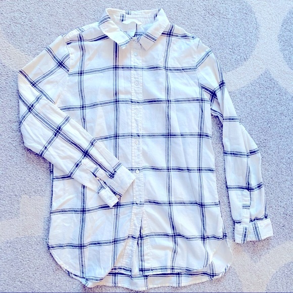 H&M Tops - White and Black Checked button up